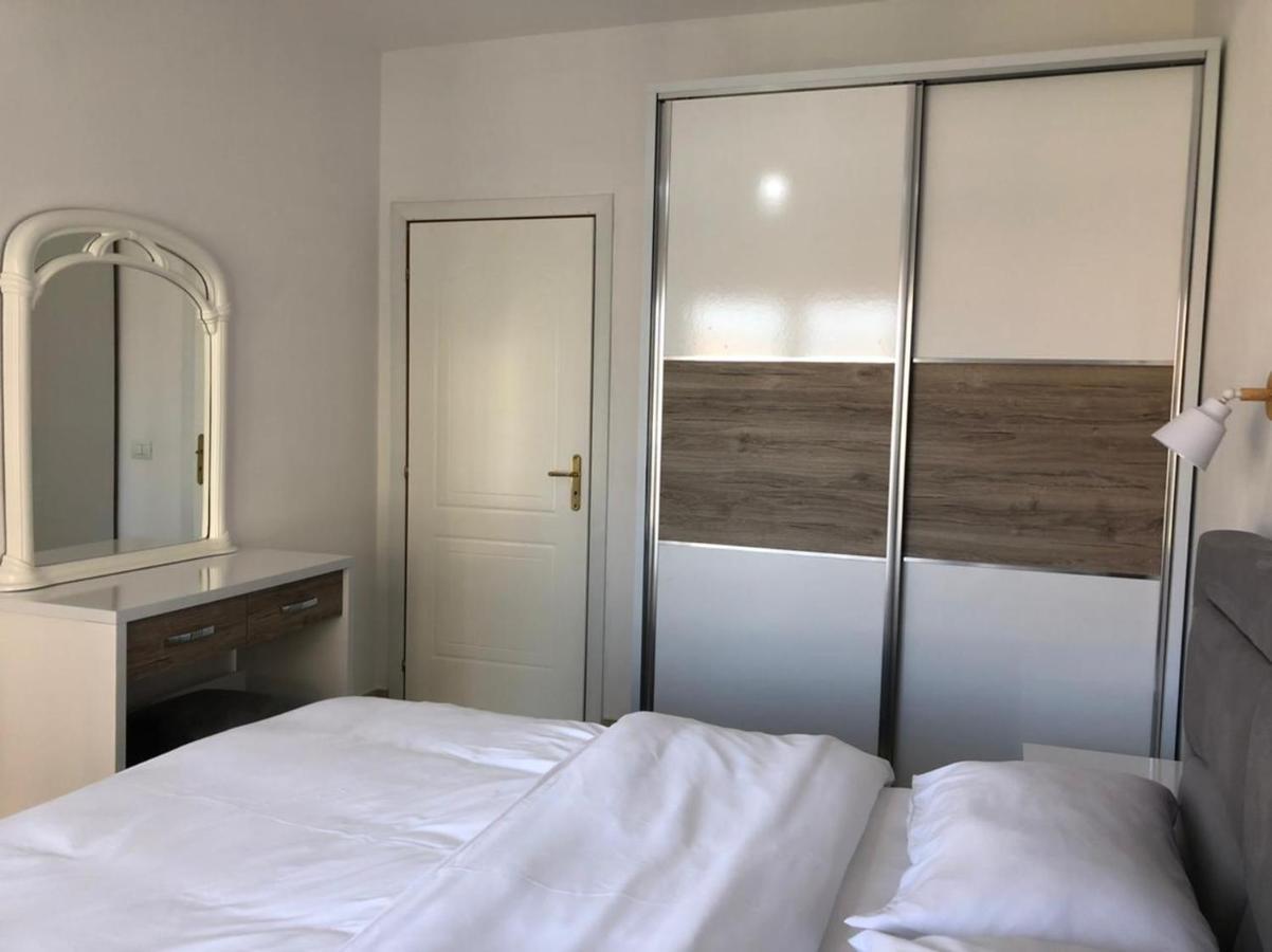 Sunset Apartments Lungomare Vlorë Екстериор снимка