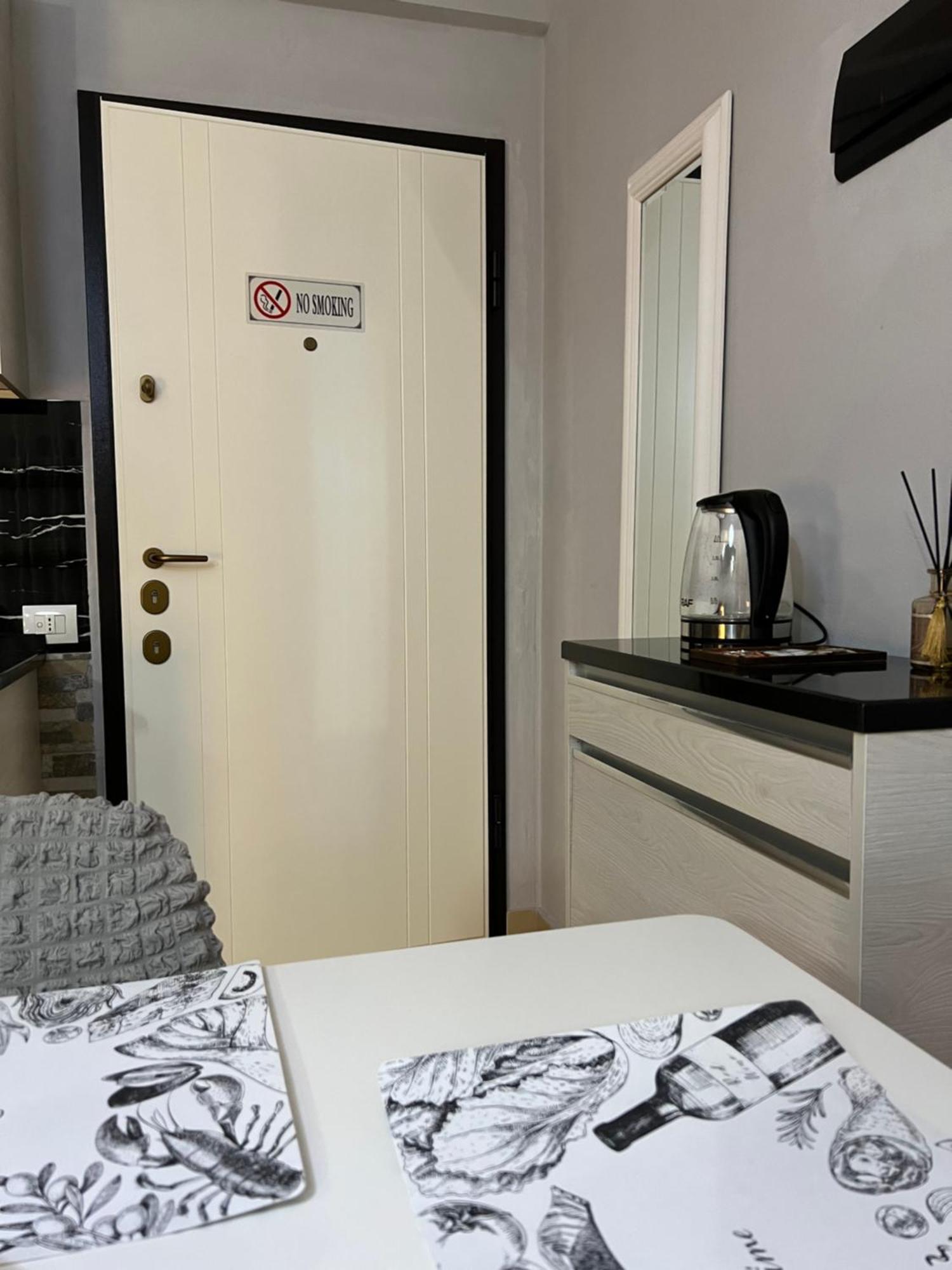 Sunset Apartments Lungomare Vlorë Екстериор снимка